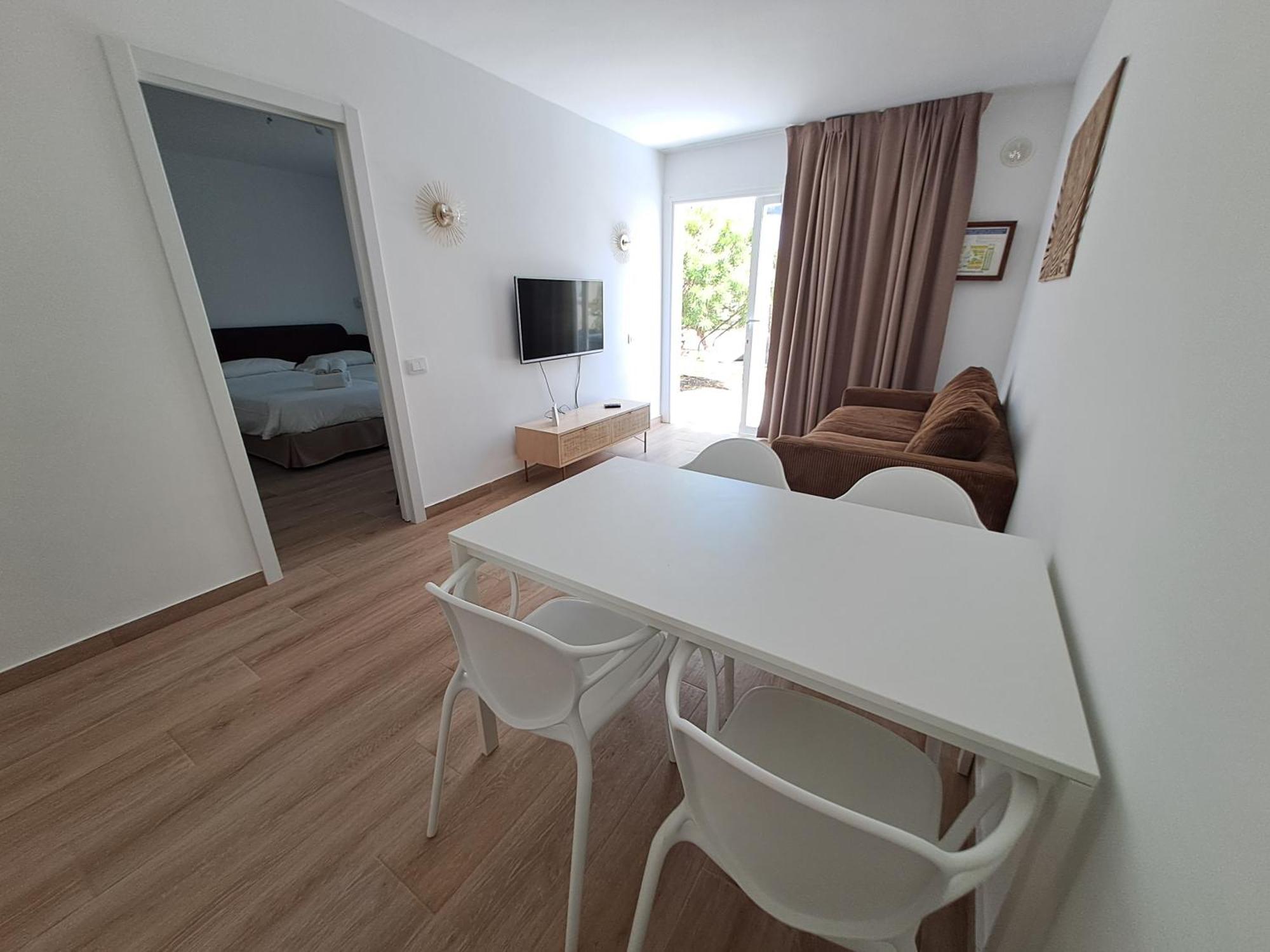 Homeforguest Apartamento 13 Con Terraza Y Piscina En Corralejo Kültér fotó